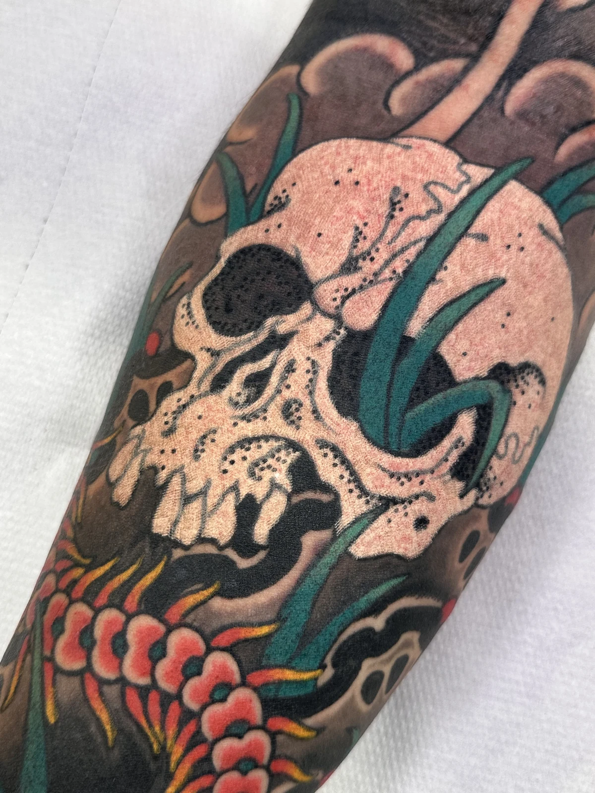 Tatuaje tradicional japonés realizado por Perea en No Glory Tattoo Parlour