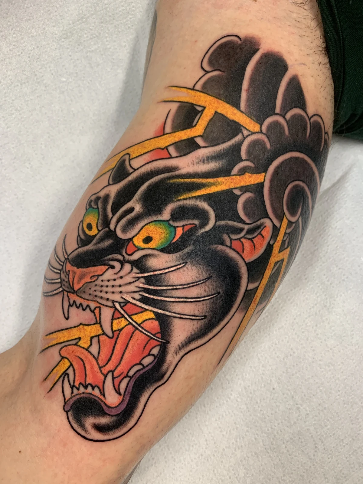 Tatuaje tradicional japonés realizado por Perea en No Glory Tattoo Parlour
