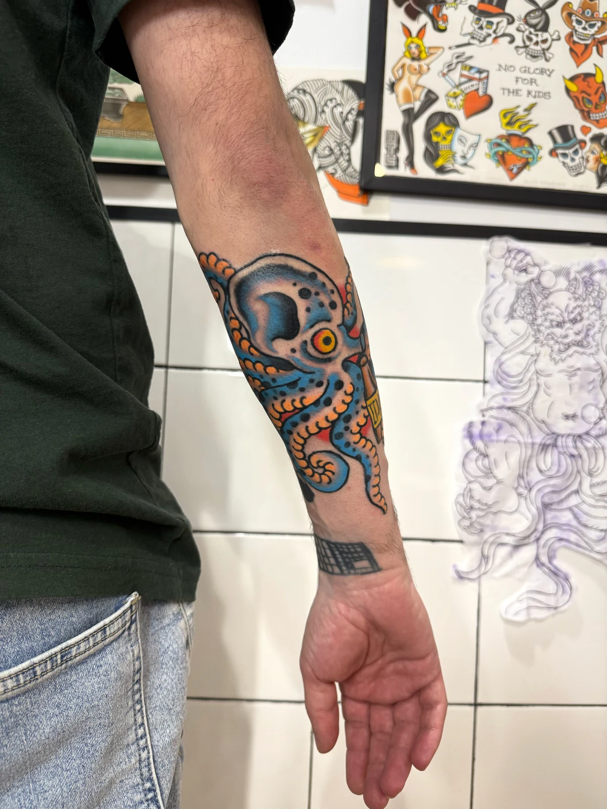 Tatuaje tradicional realizado por Peko en No Glory Tattoo Parlour